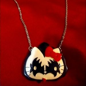 Kiss Hello Kitty necklace and pendency